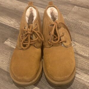 UGG Men's Chestnut Suede Neumel Boots, size 9